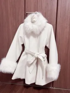 CECIL McBEE ファー付きコート ホワイト - メルカリ