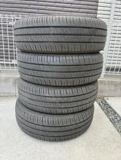 送料込み185/60r15グッドイヤー4本セットバリ山のサムネイル