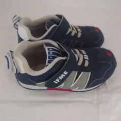 Item thumbnail for item 3acd0e4a-0b95-4119-8d0f-06cf452edb57