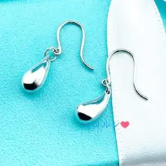ティファニー　ティアドロップフックピアス