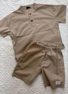 ベージュ 半袖シャツ ショートパンツ セットアップのサムネイル
