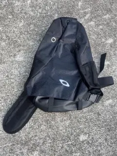OAKLEY 2005AP マルチポケット ワンショルダー スリングバッグ 廃盤 中古・古着通販】OAKLEY (オークリー) 00'sスリングショルダーバッグ
