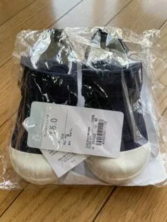 未開封）スニーカー紺色　15㎝のサムネイル