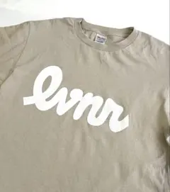 キナリノ　レバニラTシャツ　M ベージュXホワイトロゴ　北欧暮らしの道具店のサムネイル