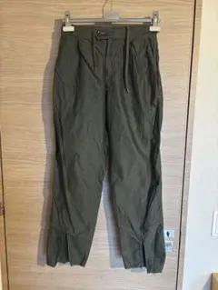 blurhmsオリーブ スリット入りパンツのサムネイル