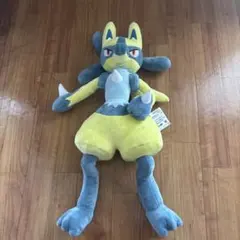 ポケモン　黄色いルカリオ　ぬいぐるみ