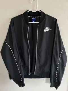 ナイロンジャケット