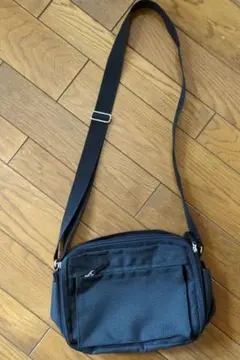 黒メンズ用ショルダーバッグ