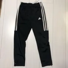《adidas 》ブラック ジャージ 3本ライン！サイズ130