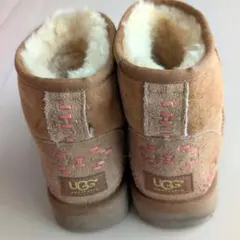 UGG ムートンブーツ ショート丈 ステッチデザイン24cmのサムネイル