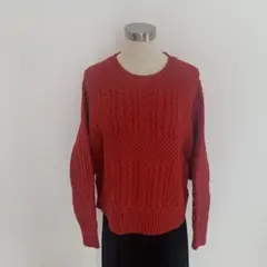 レッド ケーブルニット 長袖セーターＬサイズ