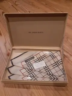 BURBERRY　バーバリー　ハンカチーフ　新品