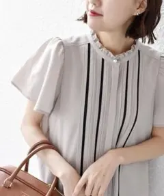 極美品✨定価１.２万❤️　ベージュ　シップス　チェック配色ハシゴレースピンタック