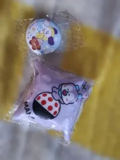 くら寿司 BT21 K-POP クッションチャームと缶バッチセット