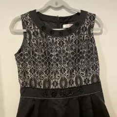 スーパービューティー　ノースリーブひざ丈ワンピース ブラック