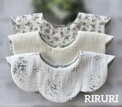 No.152 もくもく花びらスタイ　ハンドメイド