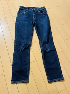 UNIQLO ストレートジーンズ　スリムフィット