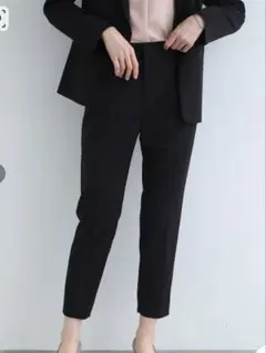 INDIVI ストレッチタックテーパードパンツ サイズ03 ブラック