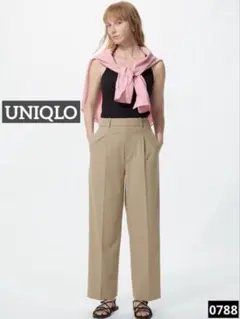 0788 UNIQLO タックワイドパンツ ベージュ