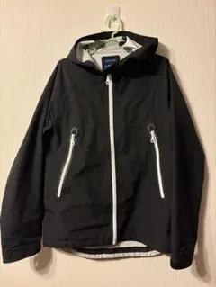 adidas ブラック マウンテンパーカー　春　秋