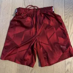 PUMA 幾何学模様 レッドハーフパンツ 140