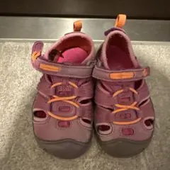 【KEEN】ピンクのストラップ付きサンダル