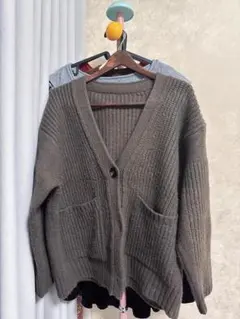 ブラウン ニットカーディガン Vネック