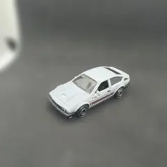 Hot Wheels アルファロメオ GTV6 3.0 ホワイト