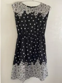 Tiara Melrose花柄 ドット柄　ワンピースのサムネイル