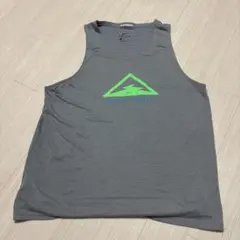 Nike DRI-FIT トレイルランニングタンクトップ