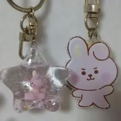 BT21 COOKY星型アクリルキーホルダーとアクリルキーホルダーセット