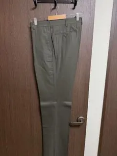 ウエスト82新品未使用！秋冬ウール素材オリーブ無地調1タックスラックス！ゆったり