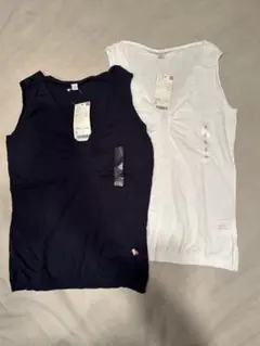 ユニクロ　コットンノースリーブ　２枚組