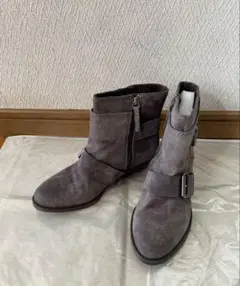 ショートブーツ　本革　グレー