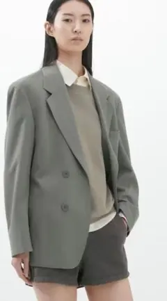 新品未使用　オンライン限定品　UNIQLO U 　ジャージーテーラードジャケットのサムネイル