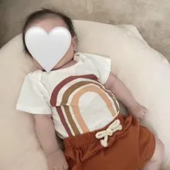 レインボー柄Tシャツとショートパンツセット