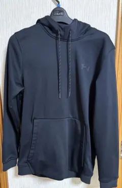 アンダーアーマー パーカー　黒