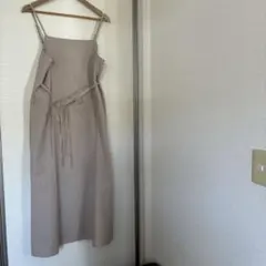 しまむら　ロングワンピース　ベージュ　キャミワンピース　匿名配送