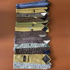 ブランドネクタイ12本まとめ売りシルク エルメス　フェラガモなど