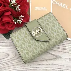《新品　正規品》MICHAEL KORS 折り財布　グリーン 二つ折り財布