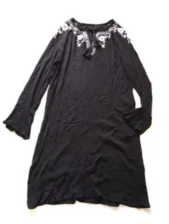 GU ジーユー 刺繍入り黒長袖カットソーワンピース レーヨン オリエンタル М
