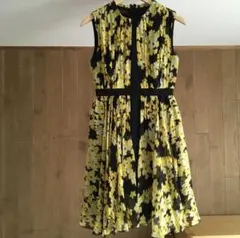 美品 GIAMBATTISTA VALLI ジャンバティスタ ヴァリ　ワンピースのサムネイル