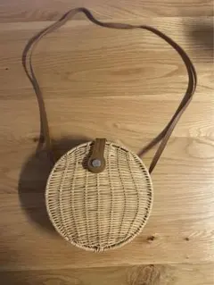 ZARAラタン製ラウンドかごバッグ