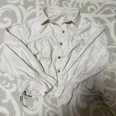 ベージュ 長袖シャツ ドローストリング付き
