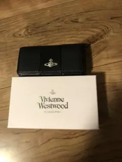 ヴィヴィアンウェストウッドのキーケース、本革、新品、正規品