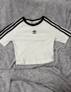 adidas Originals クロップドTシャツのサムネイル