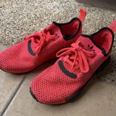 adidas ピンク スニーカー