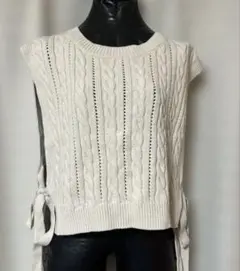 ケーブルニット　ニットベスト　サイドリボン　 脇リボン　ベージュ、アイボリー　M