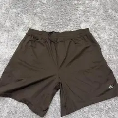 alo ショートパンツ