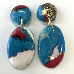 6082 ブルーとレッド、ホワイトのピアス